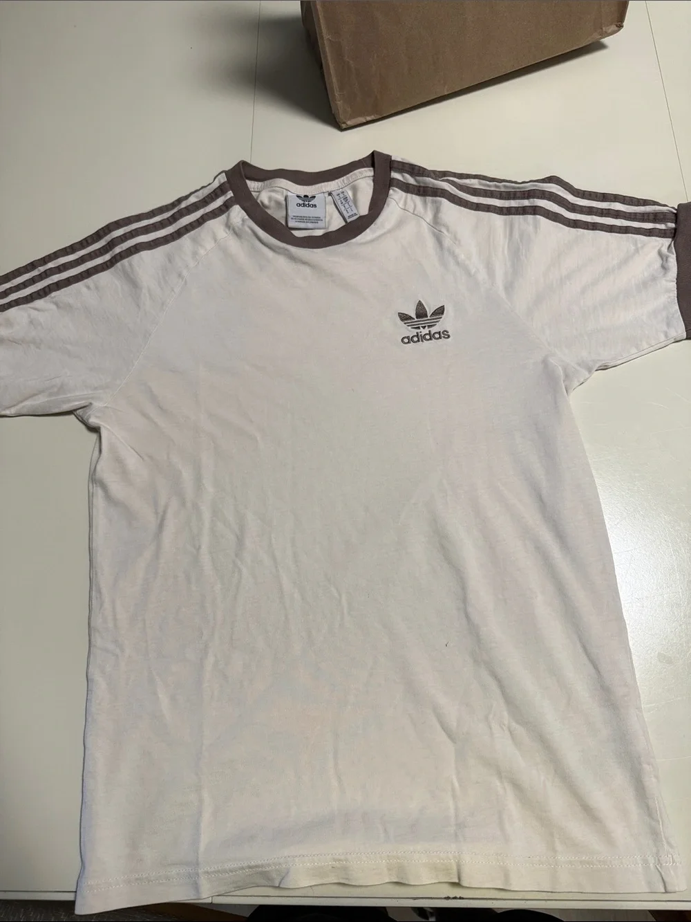 adidas size S Short Sleeve Tee with Brown Trim